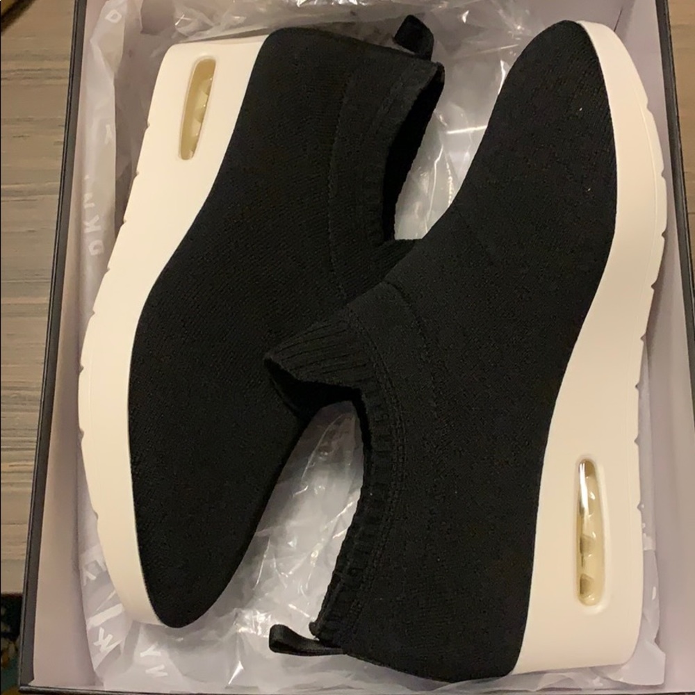 DKNY sneaker size 8.5